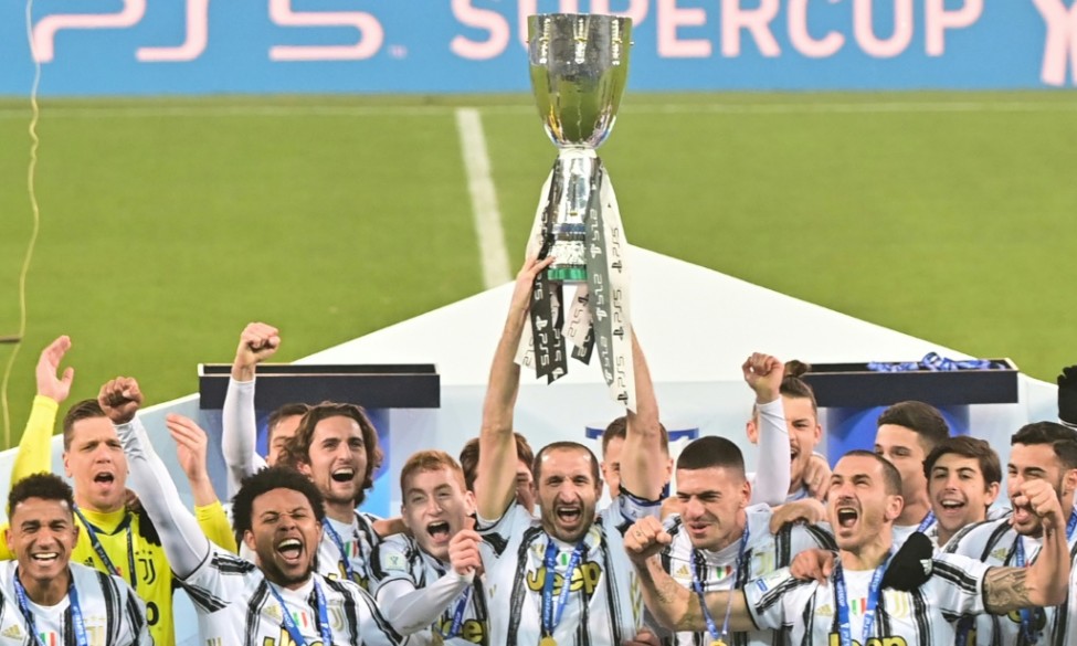 السوبر الإيطالي: لقب أول لبيرلو ورونالدو أفضل هداف في التاريخ