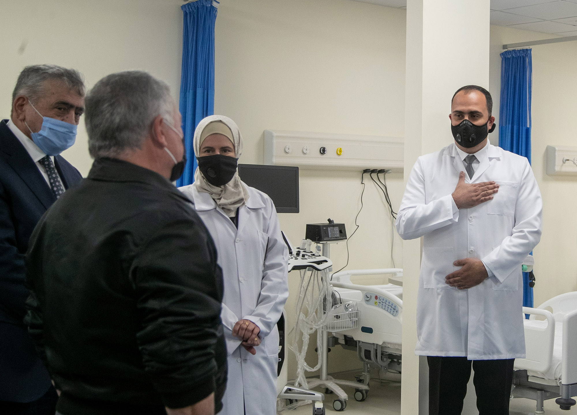 الملك : لن ننسى أبطالنا من الجيش الأبيض الذين قدموا أرواحهم من أجل الوطن