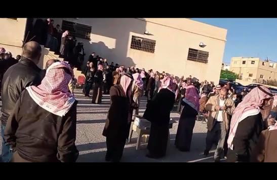 اجتماع حاشد لقبيلة بني صخر