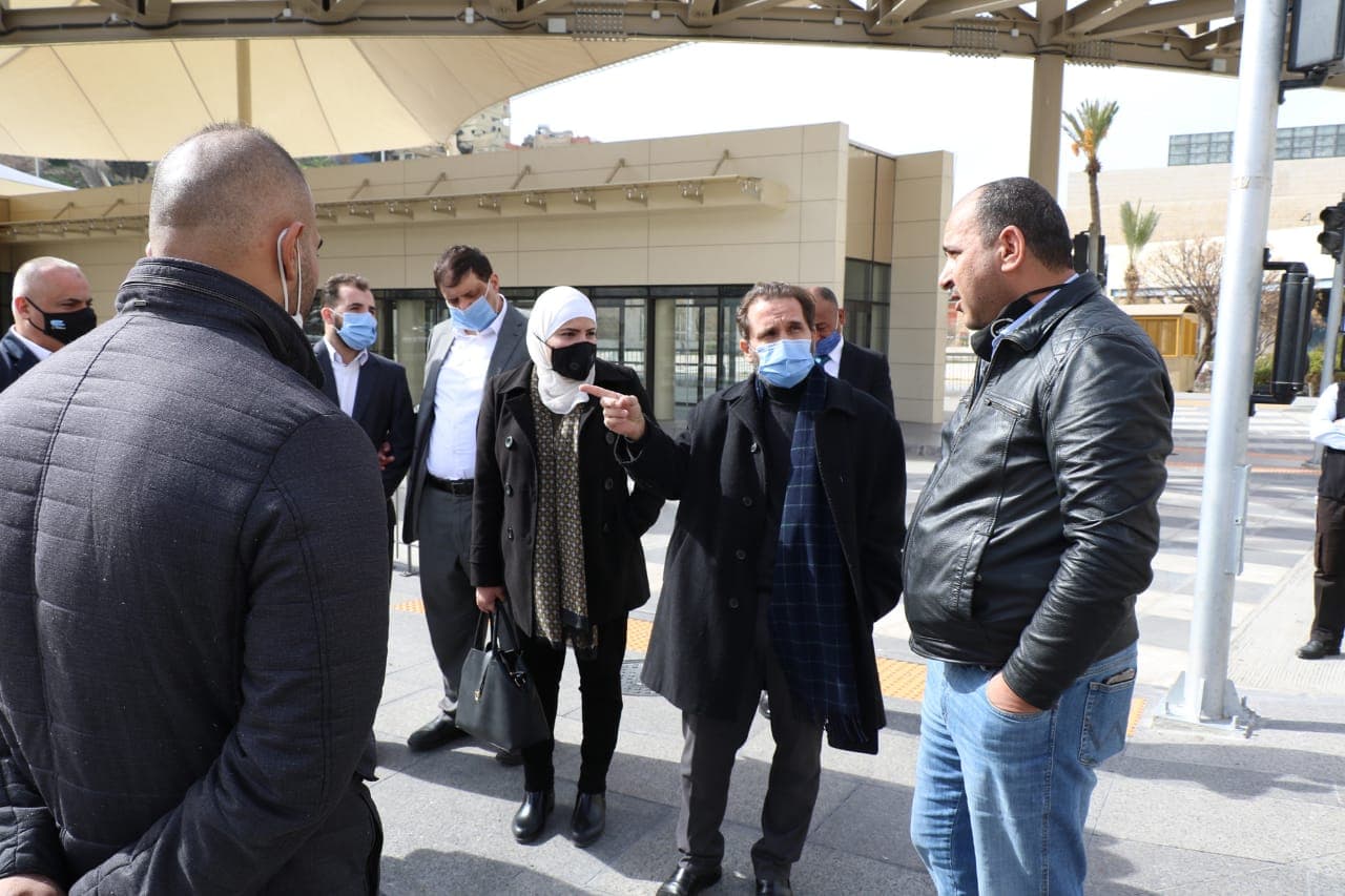 الأمير مرعد يتفقد توفر متطلبات وصول الأشخاص ذوي الإعاقة ضمن مشروع الباص السريع