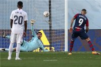 ريال مدريد يحمل التحكيم مسؤولية الخسارة