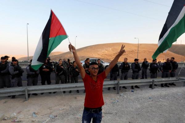 لماذا ينادى بدولة واحدة لحل القضية الفلسطينية؟ .. سفير فلسطيني يوضح