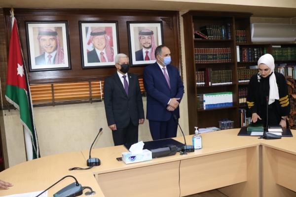 54 محاميا يؤدون اليمين القانونية أمام وزير العدل