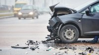وفاة سيدة وإصابة 5 آخرين اثر حادث تصادم بين مركبتين