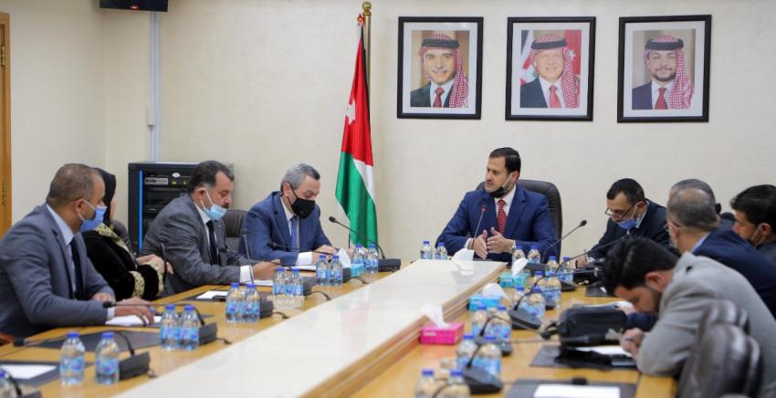 ابو قديس: التعليم العالي لا يملك الغاء شرط الاقامة للدارسين في الخارج