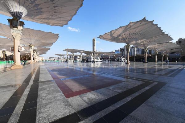 250 مظلة متحركة في ساحات المسجد النبوي