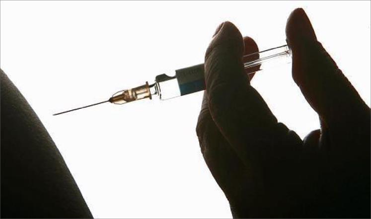 الصحة تستحدث مركزين للتطعيم ضد كورونا بمدينة الحسين للشباب