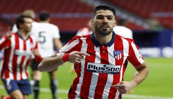 سواريز يفتح جرح برشلونة من جديد