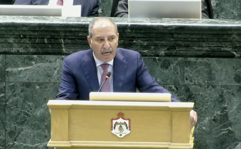 الصقور: فساد في الجمارك وخلل في بعض الدوائر