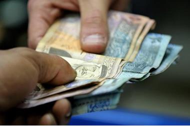 غضب .. بسبب رفض العشرات من طلبات القروض