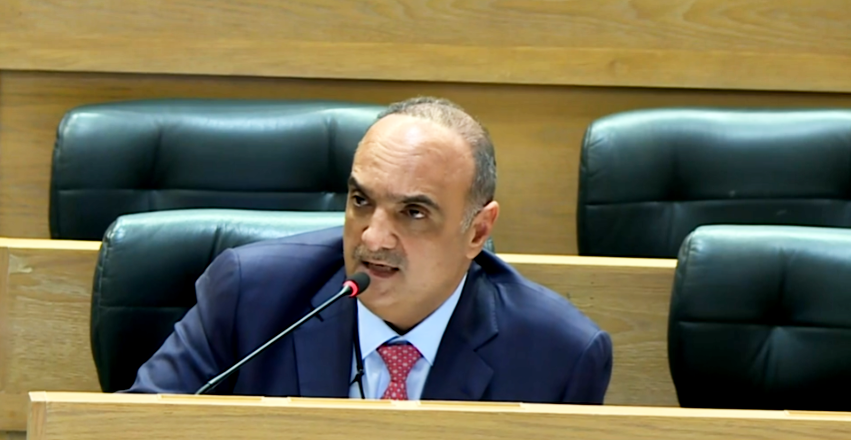 الخصاونة: لن تقع حكومتي في شرك الوعود