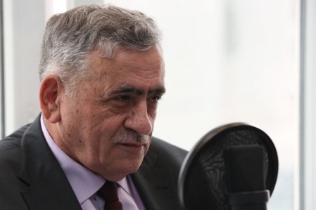 عبيدات : الإغلاق ليومين من الخيارات المطروحة