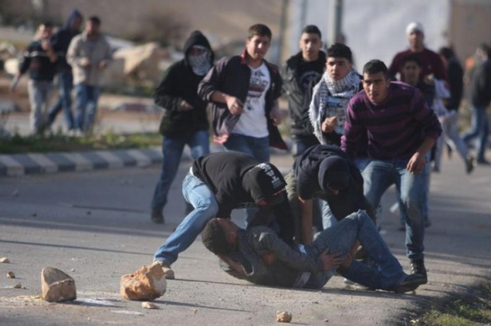إصابات بمواجهات مع الاحتلال في الخليل واعتقال 16 فلسطينيا بالضفة