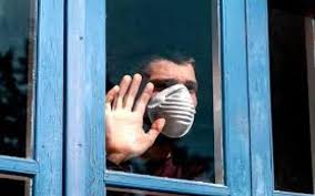 ضبط شخصين لم يلتزما بالحجر المنزلي في الزرقاء
