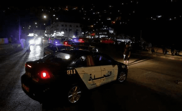 نقاط غلق أمنية لتنفيذ إجراءات حظر التجول الشامل