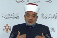 وزير الاوقاف يدعو للصلاة بالساحات الخارجية وعدم المصافحة في المساجد