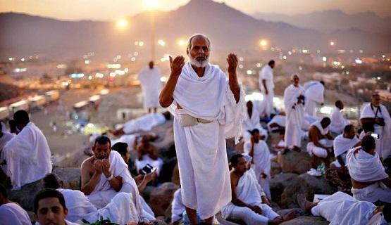 السعودية تبحث منع الوافدين من الخارج من الحج