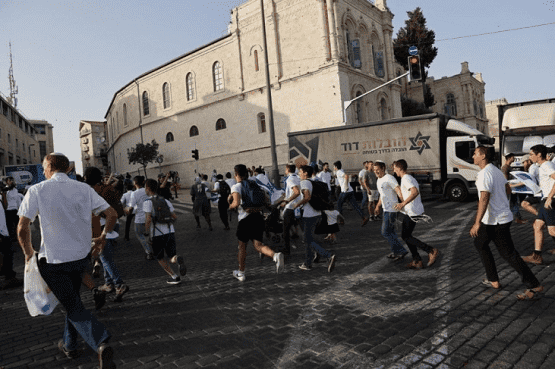 إلغاء مسيرة (رقص الأعلام) بسبب الصوارخ
