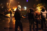 مسيرة حاشدة في جنين واندلاع مواجهات على معبر الجلمة (فيديو)