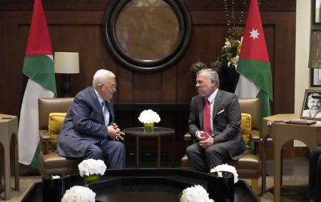 الملك وعباس يبحثان التطورات في القدس وغزة