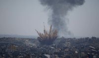 الاحتلال يدمر مسجدين ويستهدف مقبرة في غزة