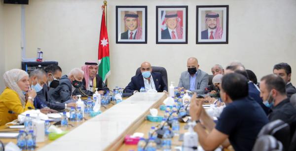 "العمل النيابية" تدعو لاعتماد جواز سفر الوافد لإصدار وتسليم "الحوالة"