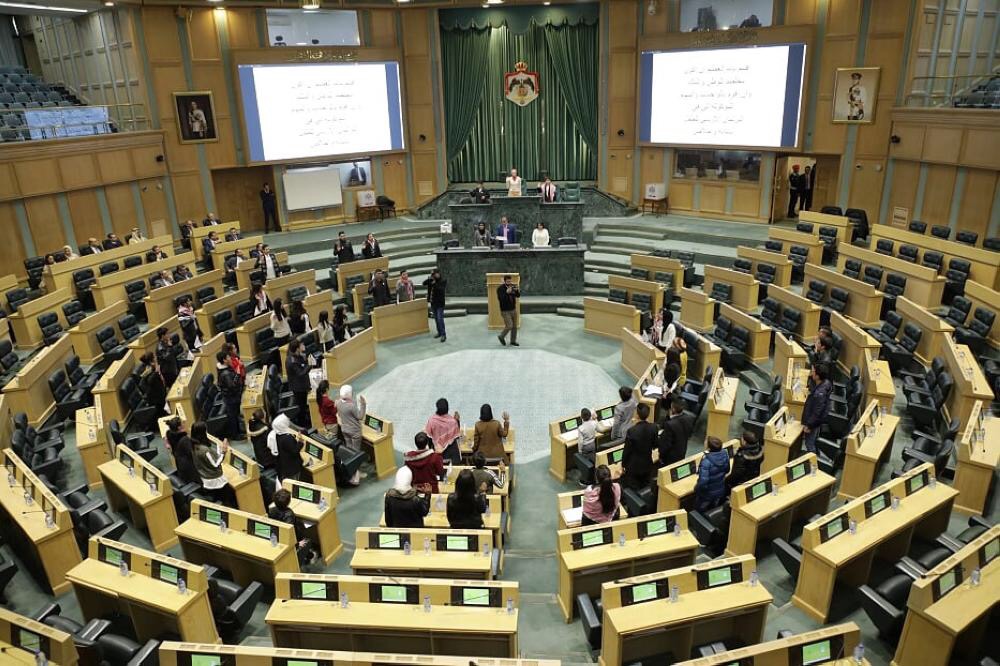مناقشة مشروعي قانوني الأمانة والكسب غير المشروع