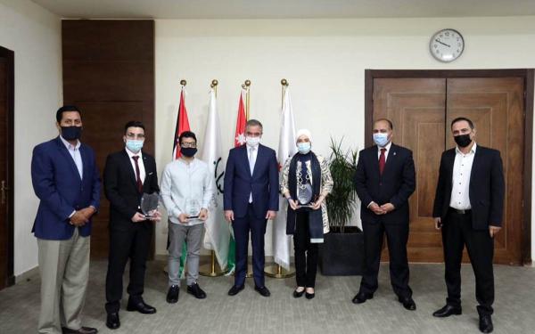 تكريم المشاريع الفائزة بالملتقى الوطني الرابع للرياديين الشباب