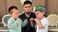 نزال مرتقب بين قزمين يزنان معا 35 كغ يحطم الأرقام في عدد المشاهدات