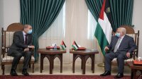الصفدي ينقل رسالة من الملك إلى عباس