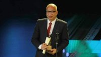 مصر.. محاكمة الفنان شريف الدسوقي رغم بتر قدمه