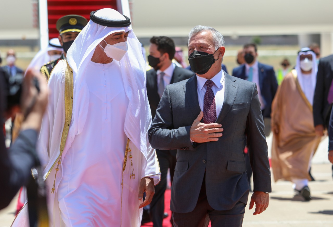 الملك وولي عهد أبوظبي يؤكدان أهمية اتفاق وقف إطلاق النار في غزّة (صور)