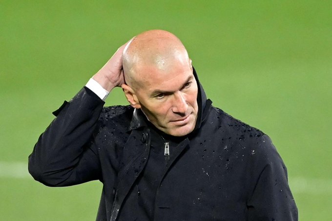رسمياً.. ريال مدريد يعلن استقالة مدربه زين الدين زيدان