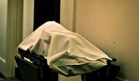 وفاة ثمانينية طعنها ولدها في مخيم الحسين