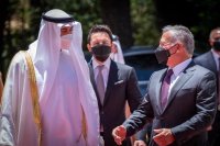 الملك مسرور بزيارة محمد بن زايد