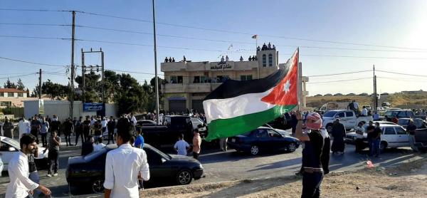 بناء بيوت شعر العجارمة قرب مقرهم لاستقبال المتضامنين