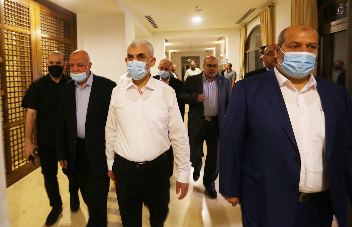 وسط انتشار أمني كثيف.. استعدادات في غزة لاستقبال رئيس جهاز المخابرات المصرية (صور)