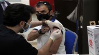 الأزمات يدعو المواطنين إلى الالتزام بموقع وموعد التطعيم