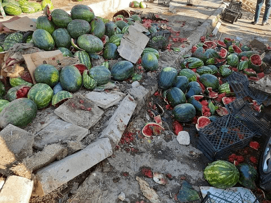 غضب بعد إزالة بسطة بطيخ