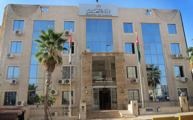 "العمل" تتخذ قرارات هامة لتنظيم سوق العمل والتخفيف على اصحاب العمل