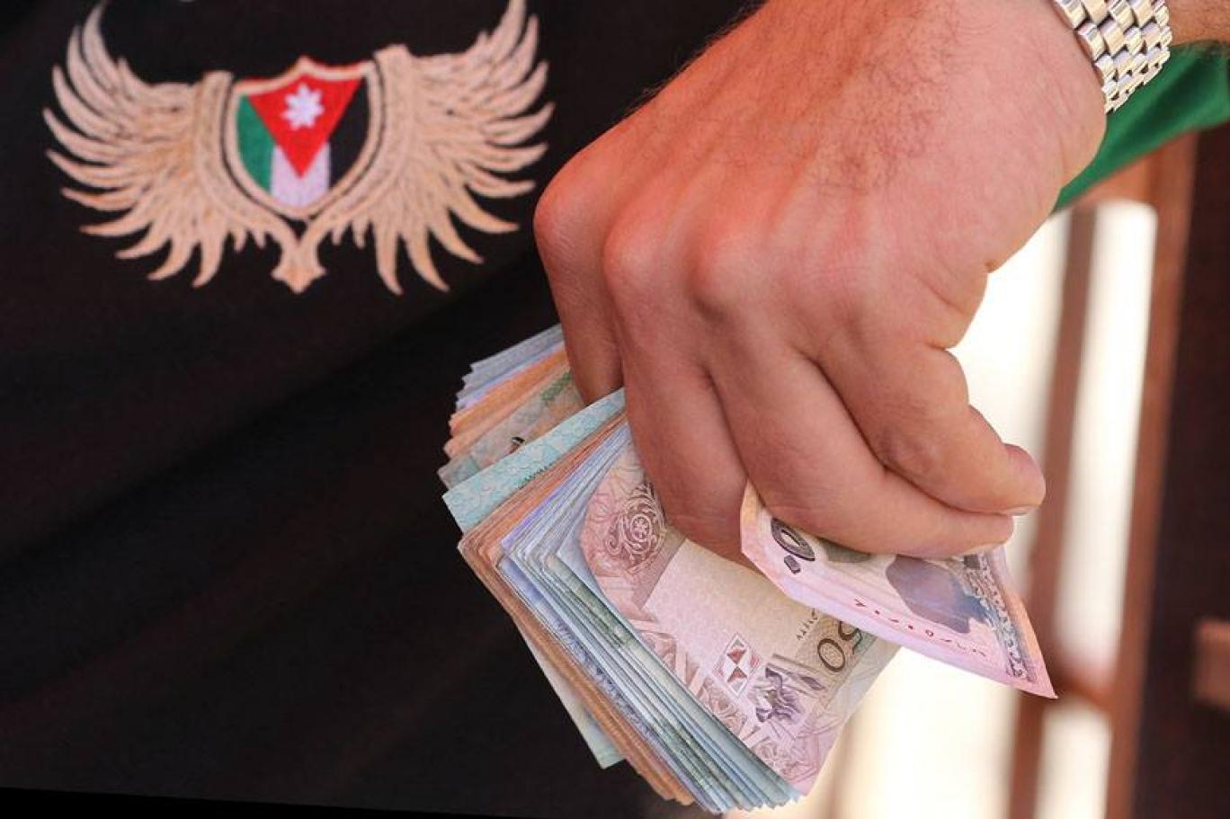 التربية: صرف رواتب معلمي الإضافي اليوم
