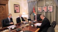 رئيس الوزراء يجري مباحثات مع وفد من البنك الدولي