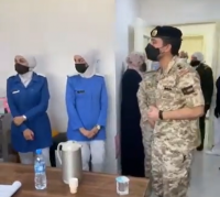 ولي العهد يتفقد عيادة لقاح كورونا في مستشفى الأمير علي بالكرك (فيديو)