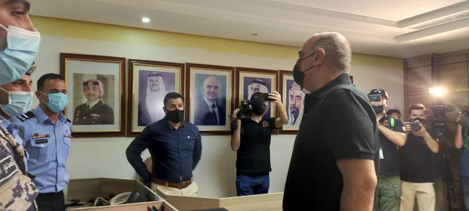 رئيس الوزراء يزور مركز حدود العمري ومنطقة الملك حسين بن طلال التنموية