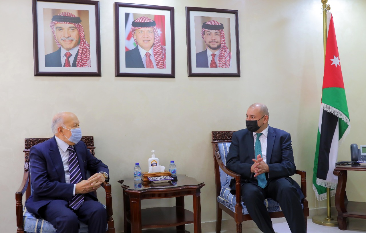 رئيس مجلس النواب يلتقي السفير المغربي