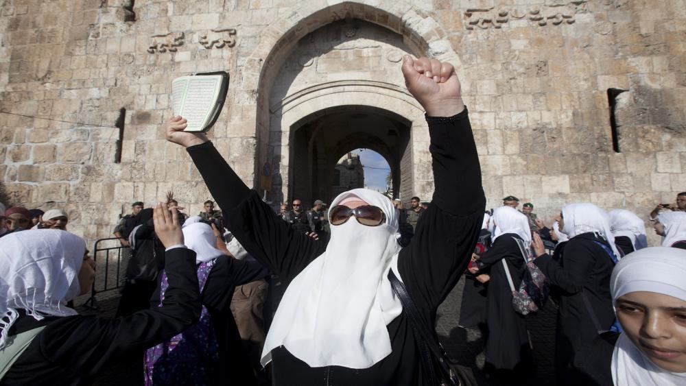 دعوات للنفير للقدس والأقصى للتصدي لمسيرة الأعلام