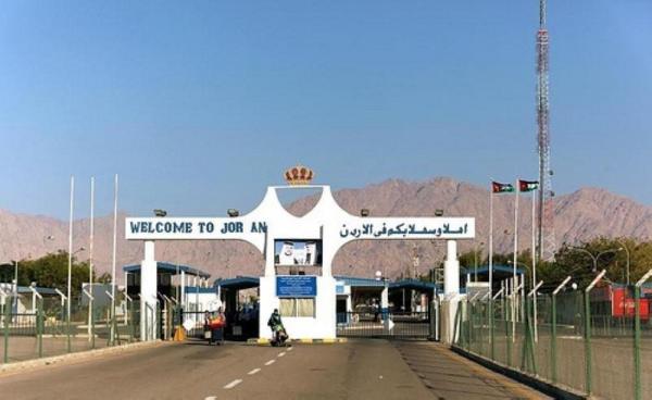 الاحتلال يعيد فتح الحدود مع الأردن