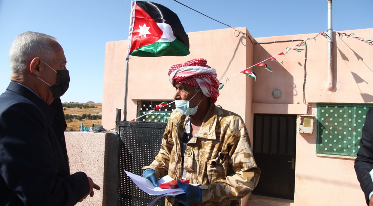 العيسوي يفتتح مشاريع مبادرات ملكية في جرش والمفرق