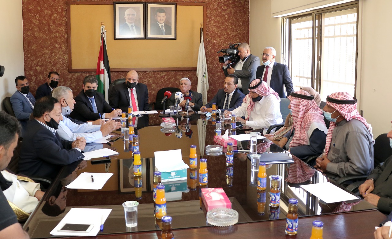 العودات: “النواب” يفتح أبوابه لكل النقابات والاتحادات العمالية