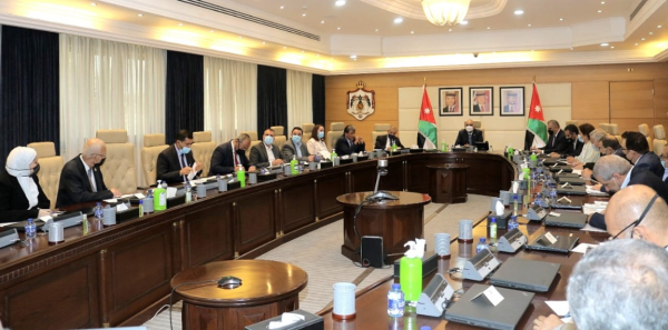 الخصاونة: ماضون بمشروع الربط السككي من العقبة للماضونة